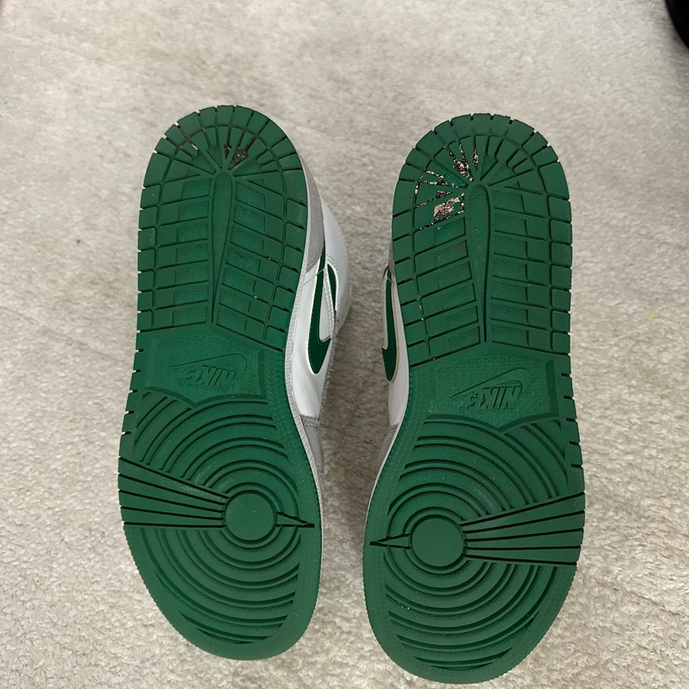 Nike Jordan 1 Mid grade school size 7 white, pine green and gray - Picture 8 of 8